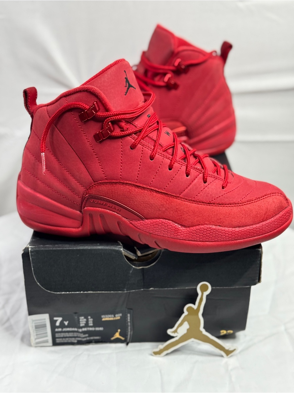 Air Jordan 12 Retro “Gym Red”
Size 7Y